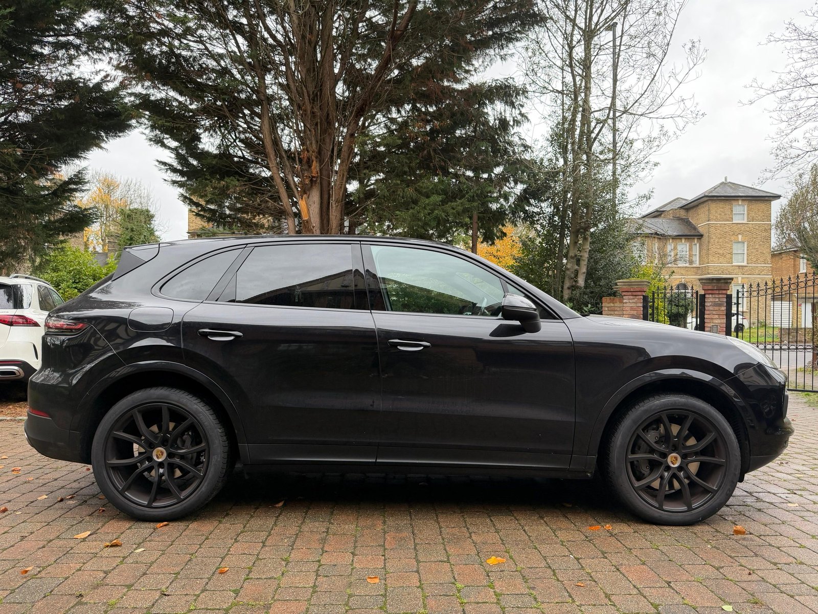 Porsche Cayenne - Image 9