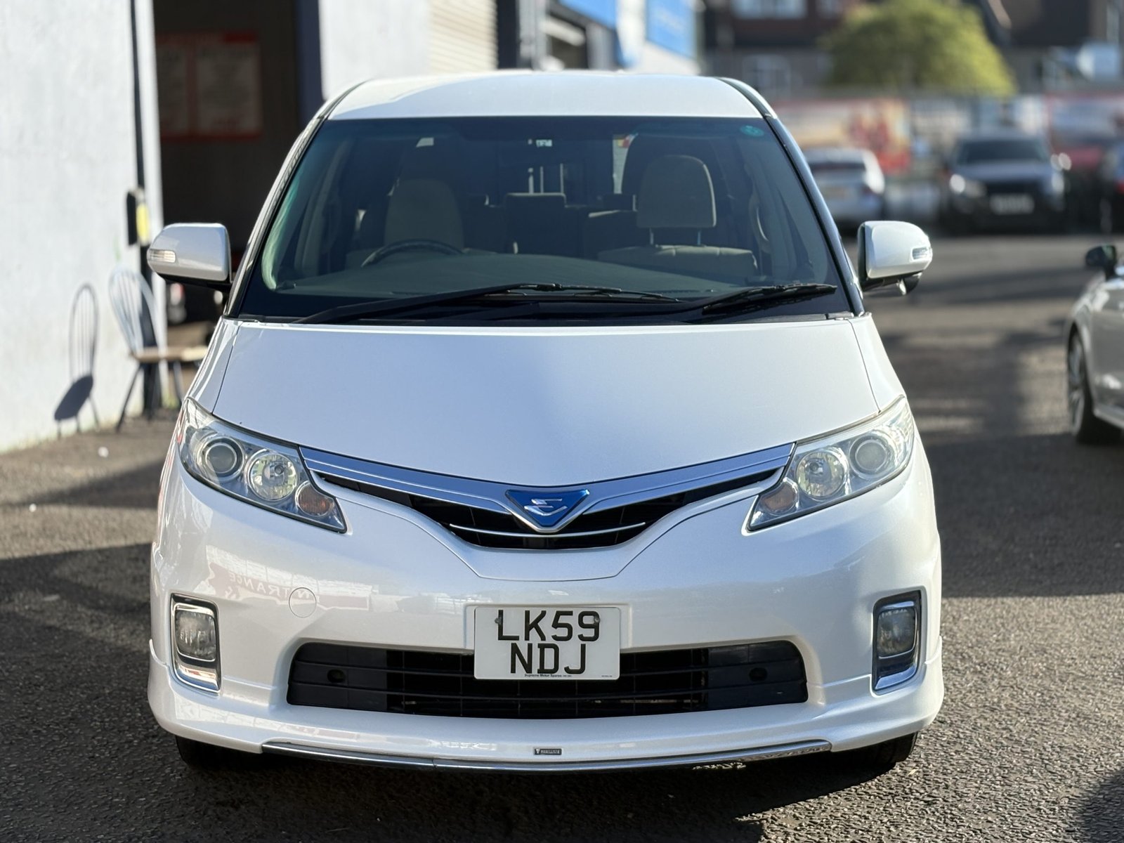 Toyota Estima - Image 3