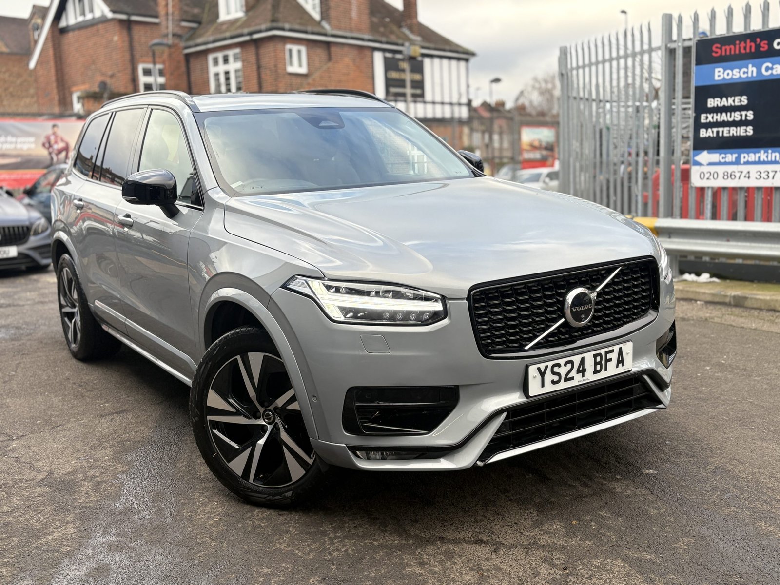 Volvo XC90 - Image 2