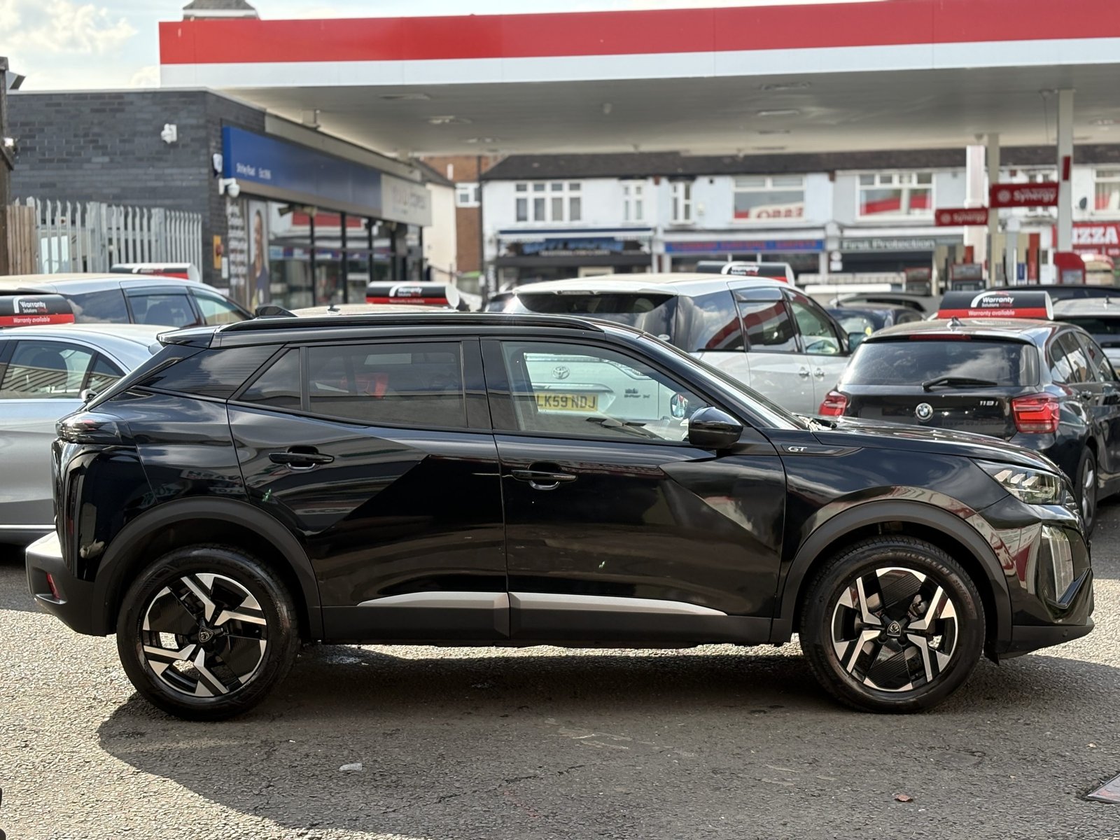 Peugeot 2008 - Image 9